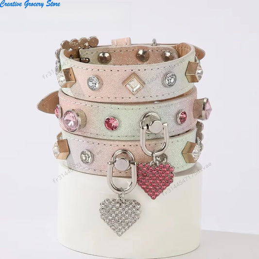 Collar de Cuero Artificial con Pedrería y Colgante Elegante para Perros Pequeños y Gatos - Collar Brillante con Dijes de Diamantes de Imitación