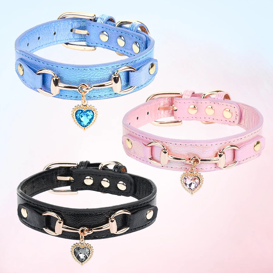 Collar con Dijes de Corazón de Pedrería para Perros Pequeños y Medianos - Collar Elegante con Efecto Termosensible y Cierre Ajustable