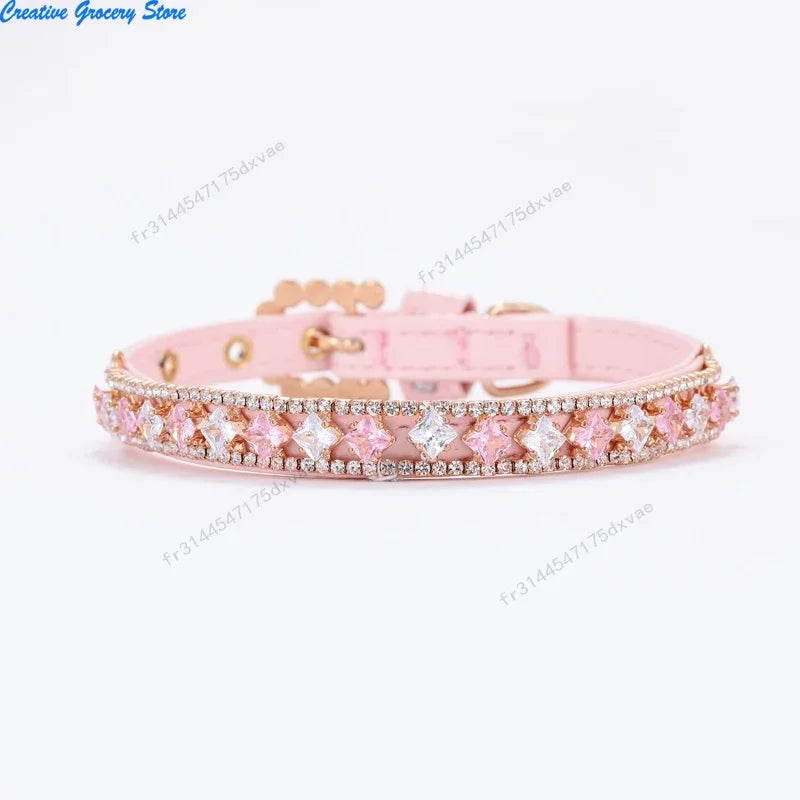 Dale un Toque Único y Encantador al Look de tu Mascota - Collar Decorativo Suave y Cómodo para Perros y Gatos