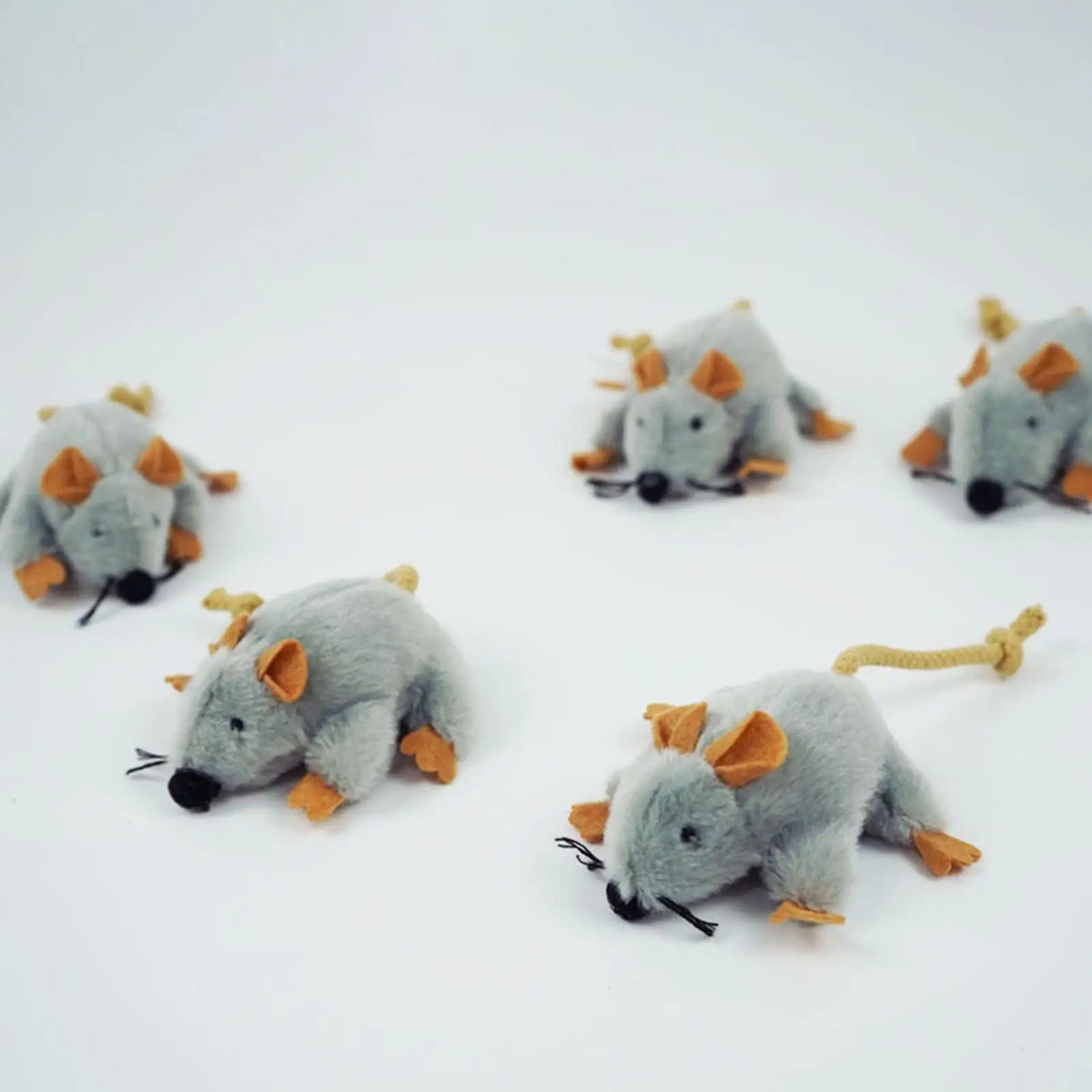Juguete Interactivo Ratón de Peluche para Gatos – Movimiento Realista de Cola y Sonido para Estimulación de Caza e Interiores